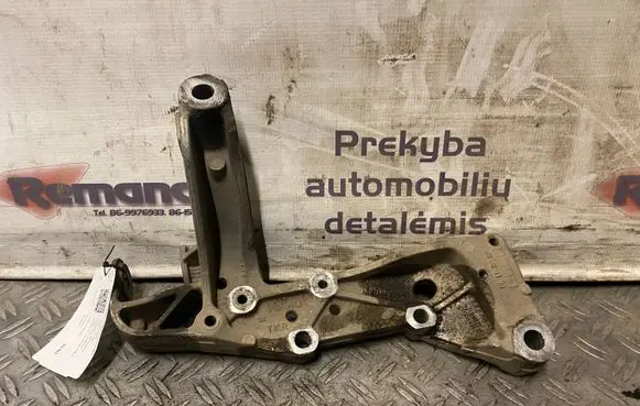 Volkswagen Golf V Engine mounting bracket 1K0199296E