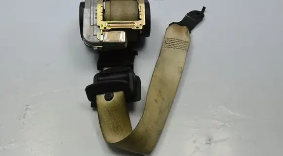 Mercedes-Benz E W211 Front seatbelt 2118600185