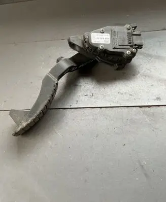 Renault Laguna II Accelerator throttle pedal 6PV00811900 8200002904