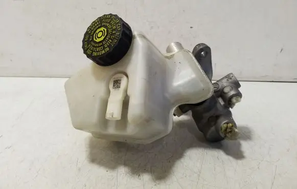 Mercedes-Benz CLS C218 X218 Master brake cylinder A2124300202