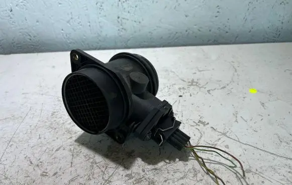 Audi A3 S3 8L Mass air flow meter 0280217112 058133471A