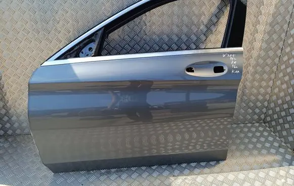 Mercedes-Benz C W205 Front door