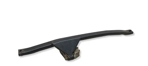 Volvo XC90 Engine mounting bracket 30671353