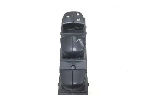 Nissan Qashqai Electric window control switch