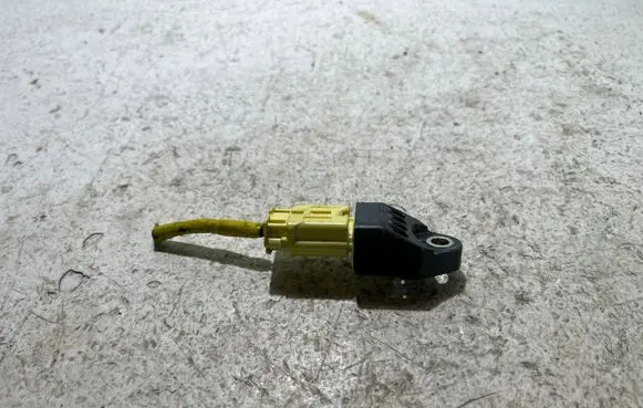 Subaru Legacy Airbag deployment crash/impact sensor 98237AG000 764825WMP