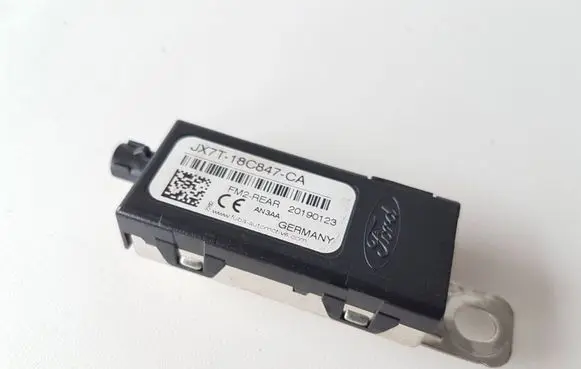 Ford Focus Aerial antenna amplifier JX7T18C847CA 20190123 FM2REAR