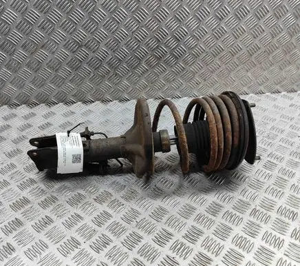 Mitsubishi 3000 GT Front shock absorber/damper MB892370