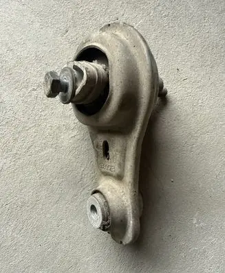 Nissan NV400 Engine mount bracket 93866731