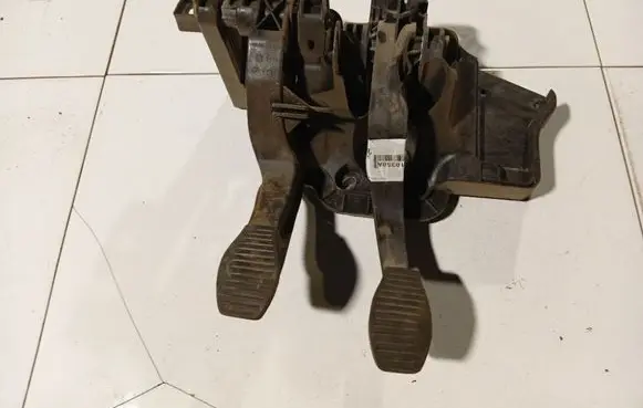 Fiat Doblo Clutch pedal 