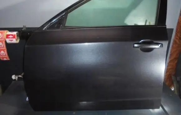 Subaru Impreza III Front door