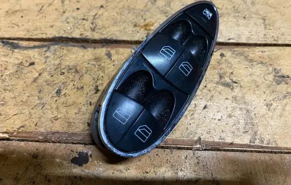 Mercedes-Benz E W211 Electric window control switch A2118213679 2118213679