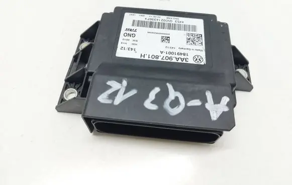 Audi Q3 8U Hand brake control module 3AA907801H 18491001A GN00214396P