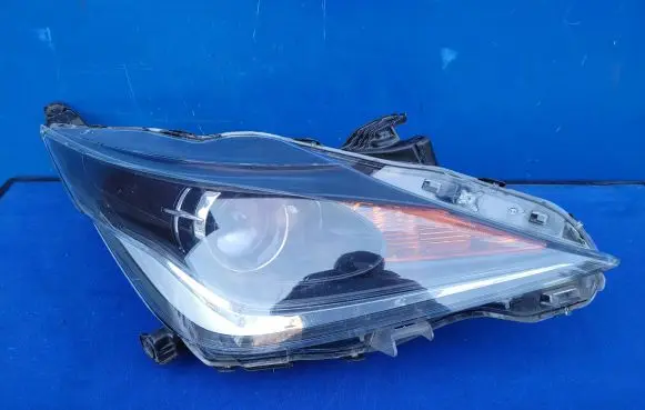 Toyota Aygo AB40 Headlight/headlamp 0H18