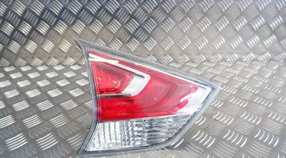 Tailgate rear/tail lights