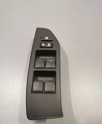 Toyota Verso Electric window control switch 8404005040