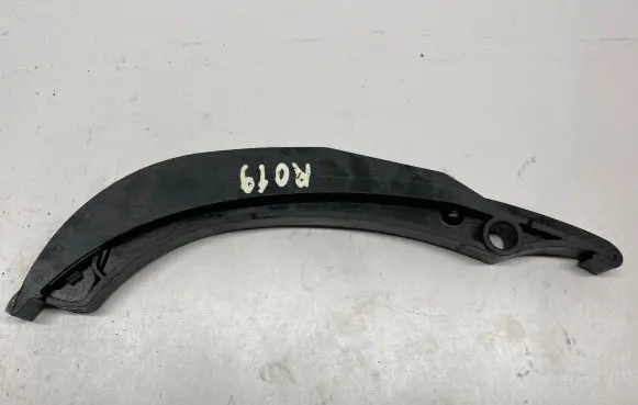 BMW 3 G20 G21 Slide rail for timing chain 8631846