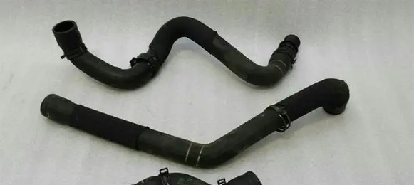 Mini Cooper Countryman R60 Engine coolant pipe/hose 9800479 9800478