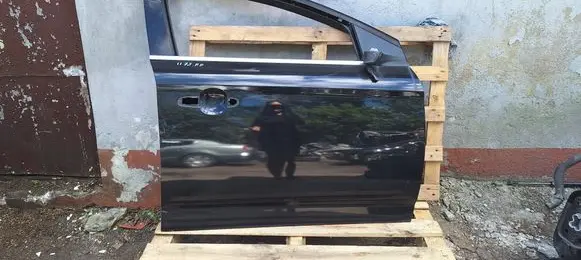 Ford Mondeo MK IV Front door