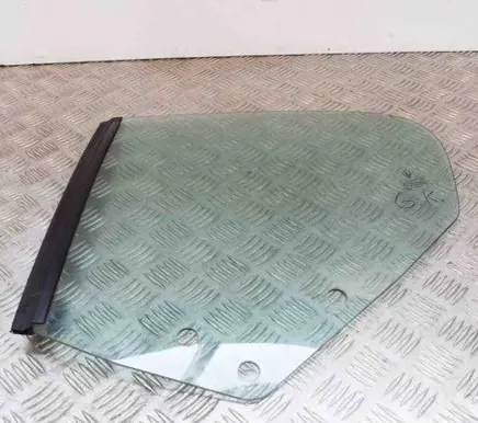 Maserati GranCabrio M145 Rear side window 43R001582E000228