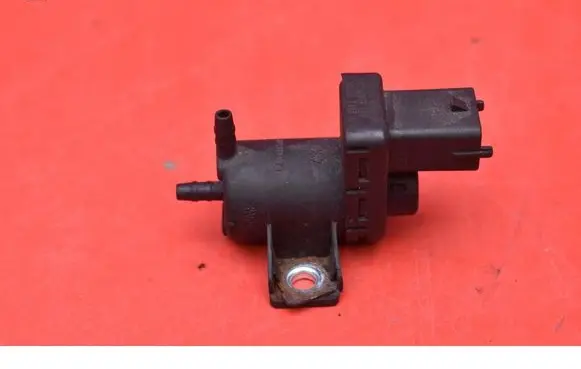 Jeep Grand Cherokee Vacuum valve 55204916