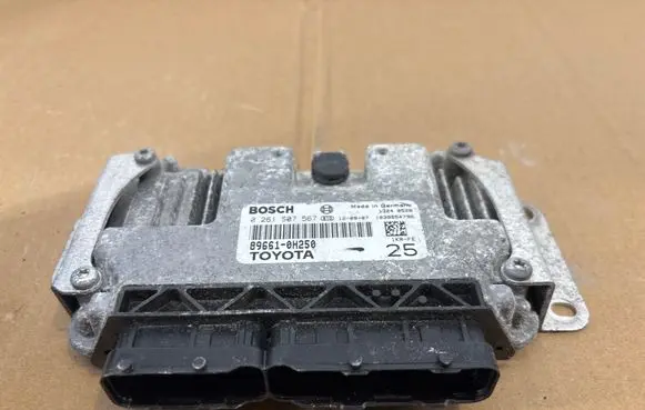 Toyota Aygo AB40 Engine control unit/module 0261S07567 1039S54798 896610H250