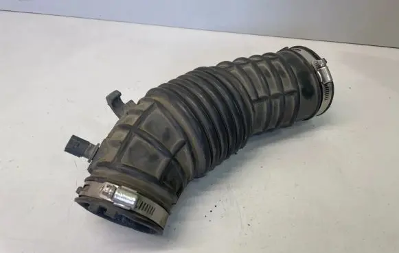 Chrysler 300 - 300C Air intake hose/pipe 04591868AB