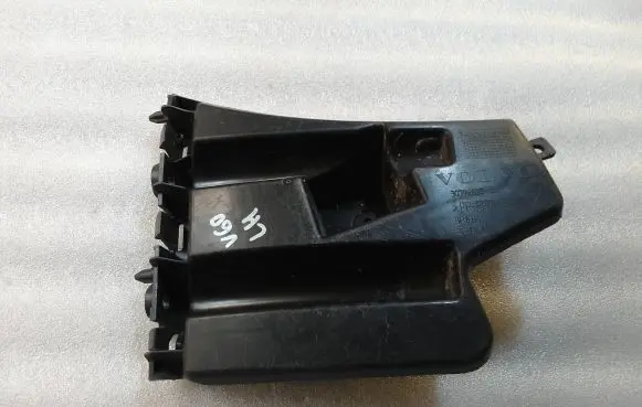 Volvo V60 Front bumper mounting bracket 30796625 BP8BA