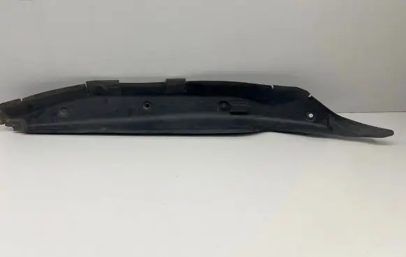 Mercedes-Benz A W176 Fender end trim A1768890125