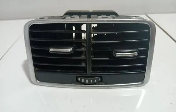 Audi A6 S6 C6 4F Rear air vent grill 4F0819203C