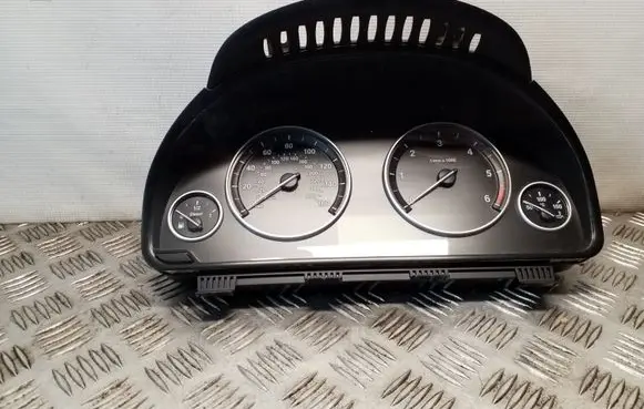 BMW 5 F10 F11 Speedometer (instrument cluster) 9280485
