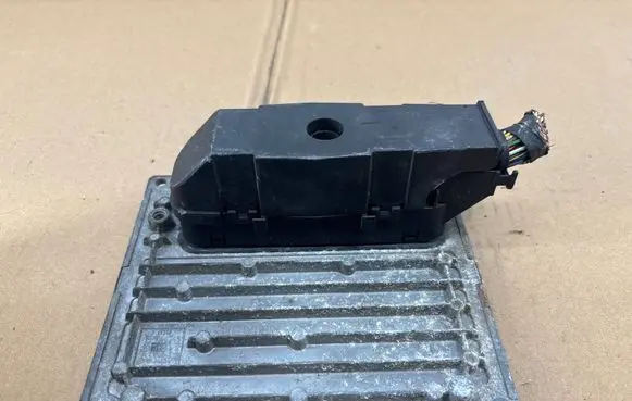 Ford Fiesta Engine control unit/module 6S6112A650GD 4DLD S120977313D