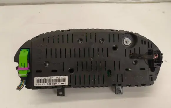 Skoda Fabia Mk1 (6Y) Speedometer (instrument cluster) 6Y1920880H 110080015