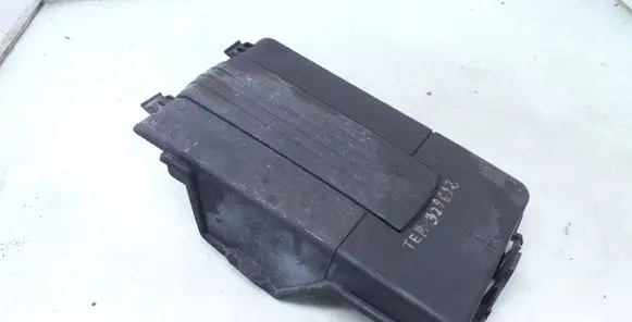 Volkswagen PASSAT B6 Fuse box cover 1K0915443C
