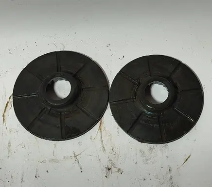 Opel Zafira B Front coil spring rubber mount 90538496