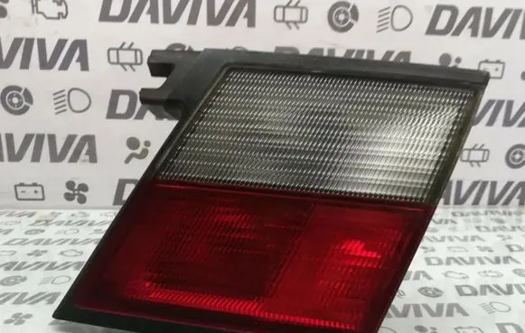 Nissan Primera Tailgate rear/tail lights 23070402 23070402R