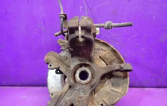 Skoda Fabia Mk1 (6Y) Front wheel hub spindle knuckle