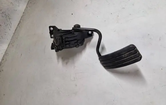Renault Espace - Grand espace IV Accelerator throttle pedal 8200700390