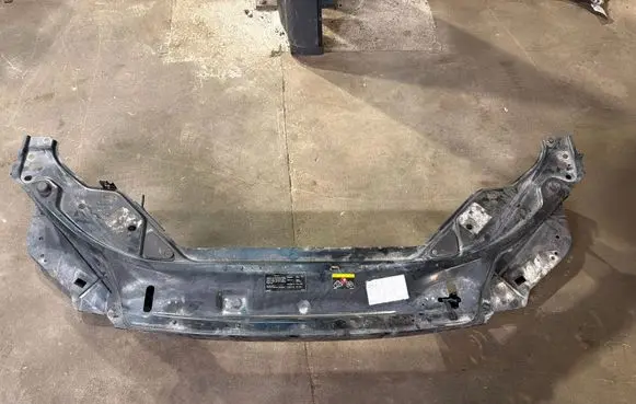 Volvo XC70 Top upper radiator support slam panel 