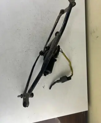 Hyundai Santa Fe Front wiper linkage and motor 9811026100