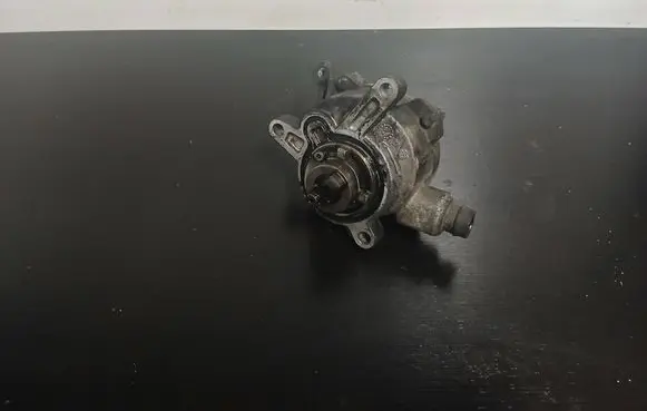 Volvo S80 Vacuum pump 30731825