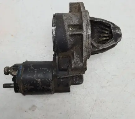 Mercedes-Benz E W124 Starter motor 1005821056