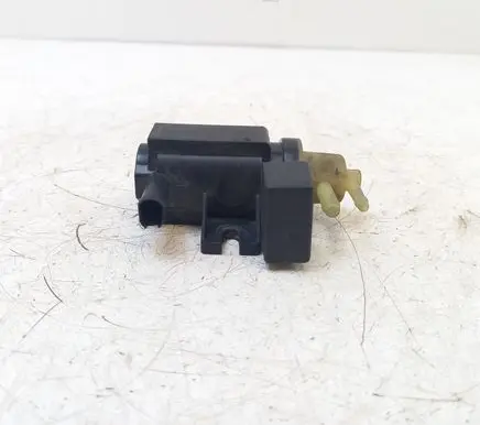 Mercedes-Benz B W245 Turbo solenoid valve A0061536628 10T267