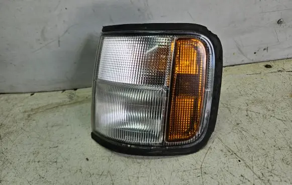 Opel Monterey Front indicator light 3334