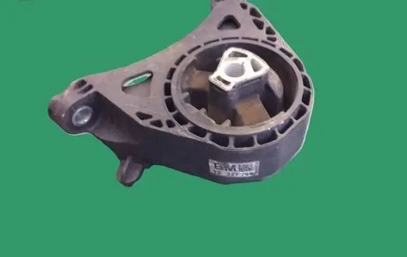 Engine mount bracket