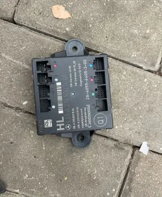 Mercedes-Benz CLS C218 X218 Door control unit/module A2189001401