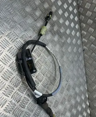 Gear shift cable linkage