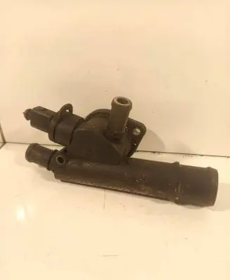 Volkswagen Touran I Engine coolant pipe/hose 038121132D