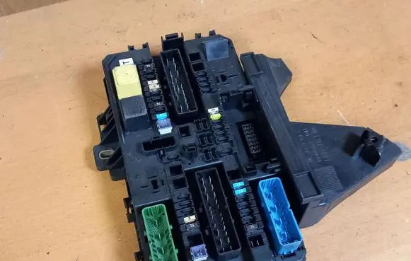 Opel Astra H BSM Control unit 13115937