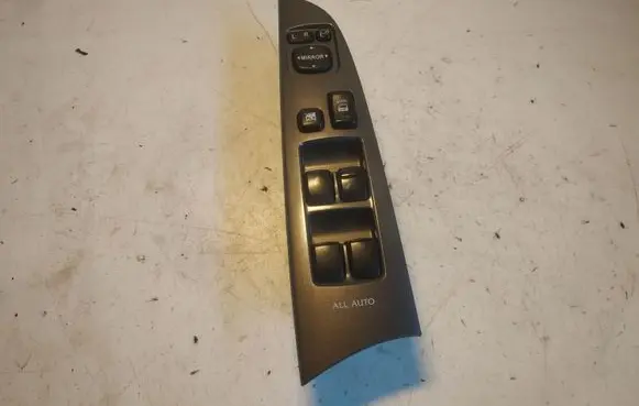 Lexus IS 220D-250-350 Electric window control switch 8404053070