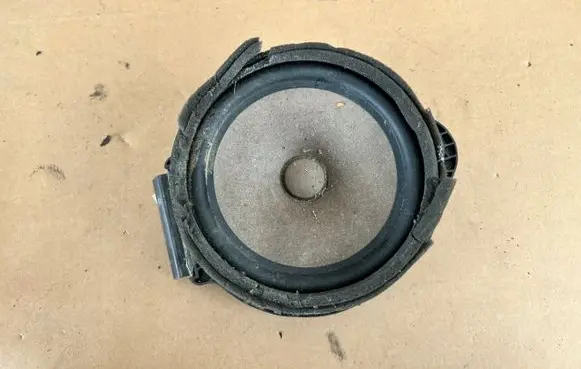 Chevrolet Camaro Front door speaker
